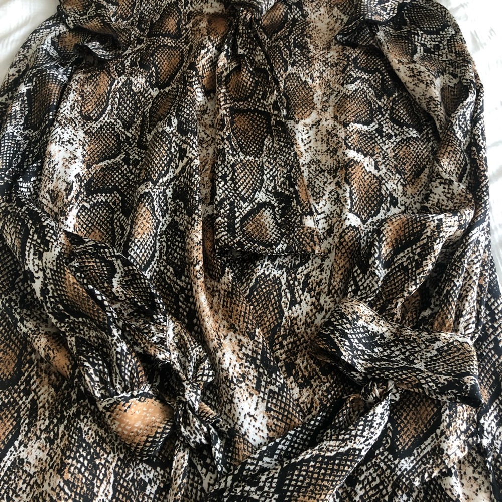 🤎💛Brand New Zara Blouse in Snakeskin Patterns🤎 - Picture 13 of 16